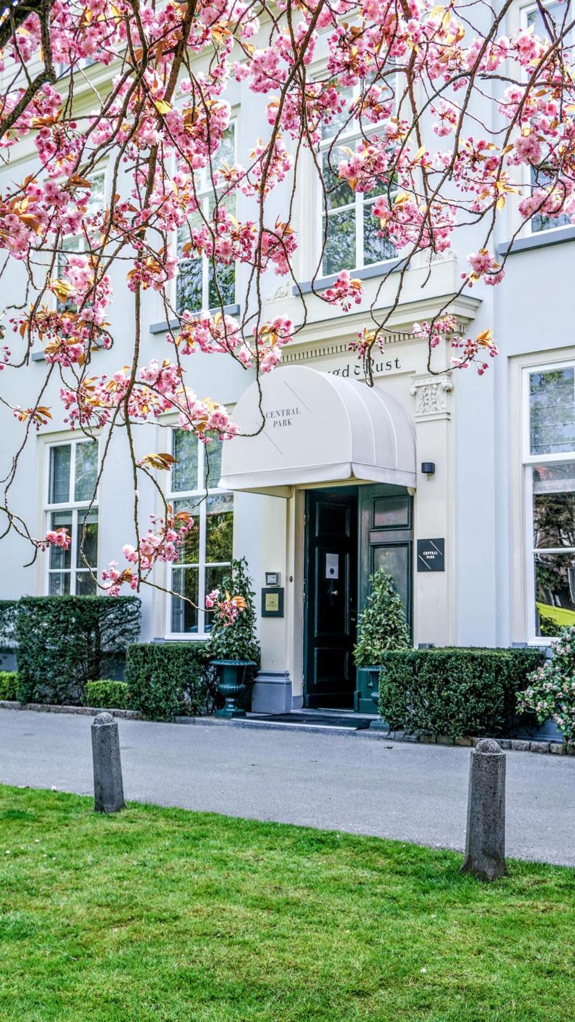 Central Park Voorburg - Relais & Chateaux Exterior photo