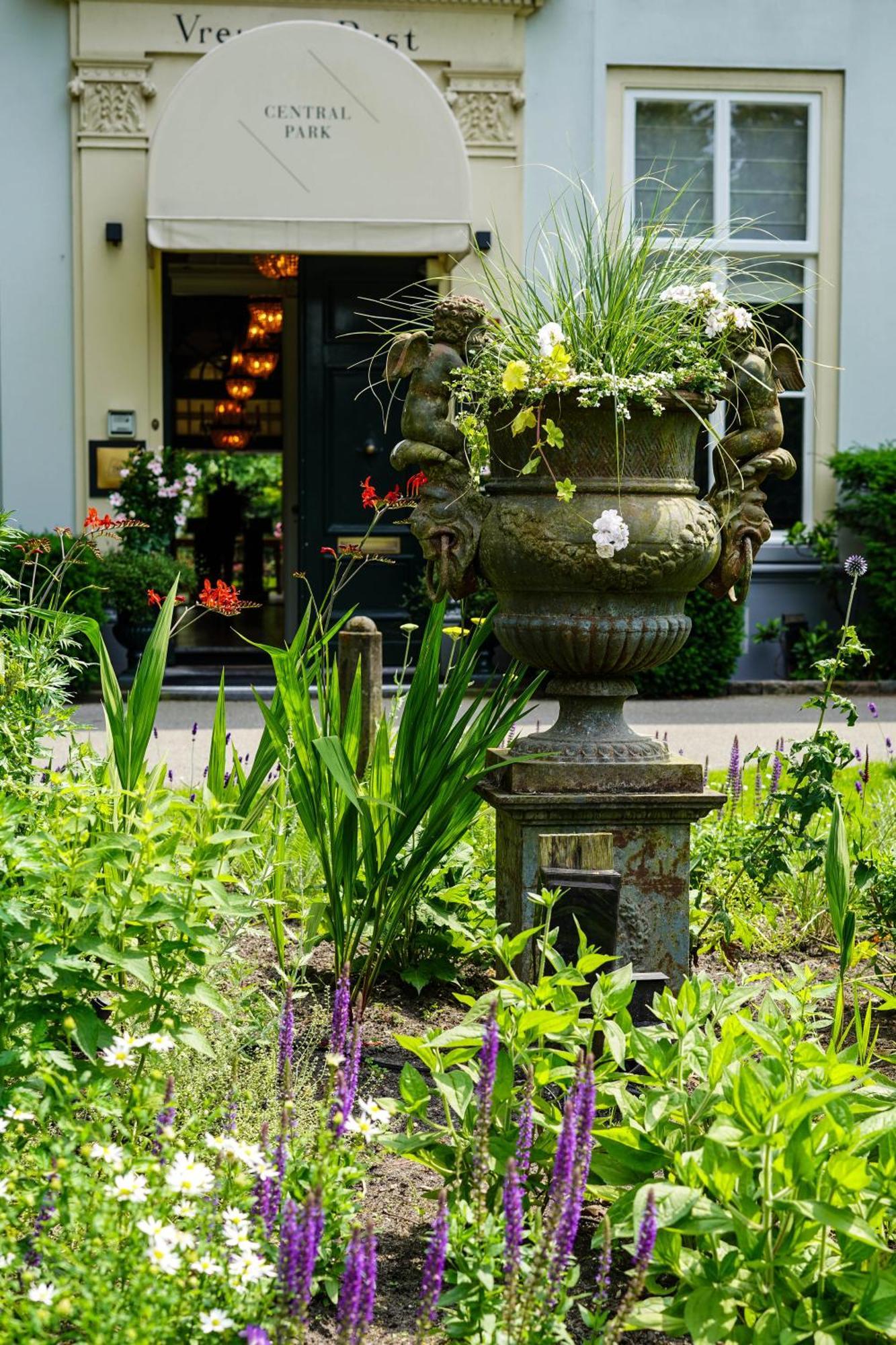 Central Park Voorburg - Relais & Chateaux Exterior photo